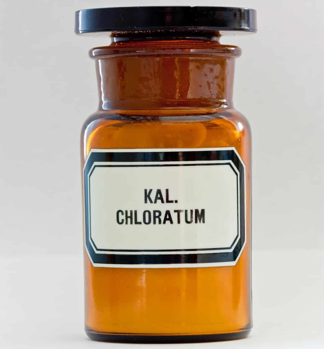 Erfahre mehr über Kalium chloratum Globuli und die Anwendung in der Homöopathie. Fotolia © monropic
