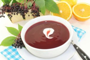 Fliederbeeren Suppe gegen Erkältungen