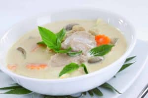 Tom-Kha-Gai-Suppe gegen Erkätungsbeschwerden